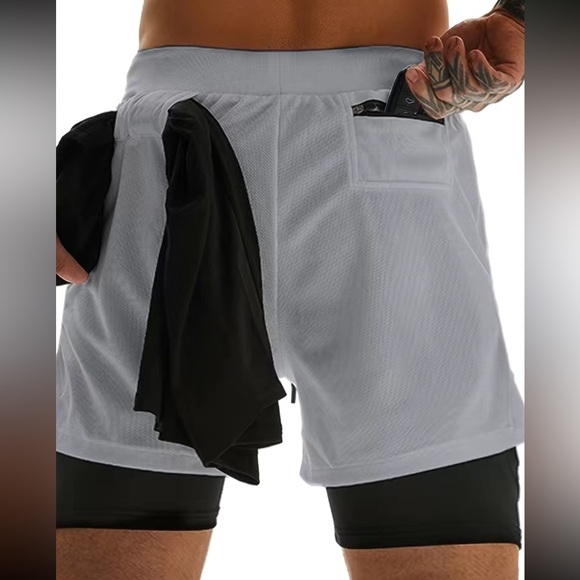 Men gray camo double layer gym workout shorts with inner pocket - Picture 4 of 16